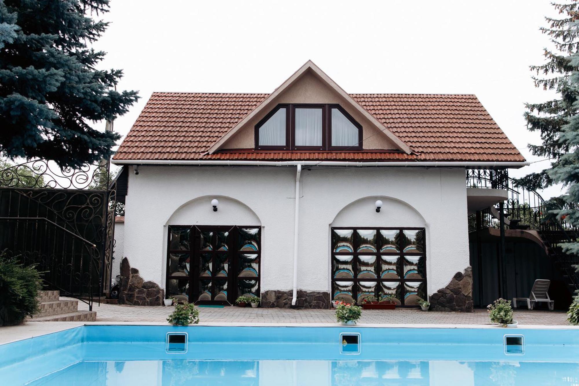 Eduard Hotel Uzhhorod Exterior foto